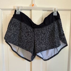 Lululemon Speed Short / Black and white pattern